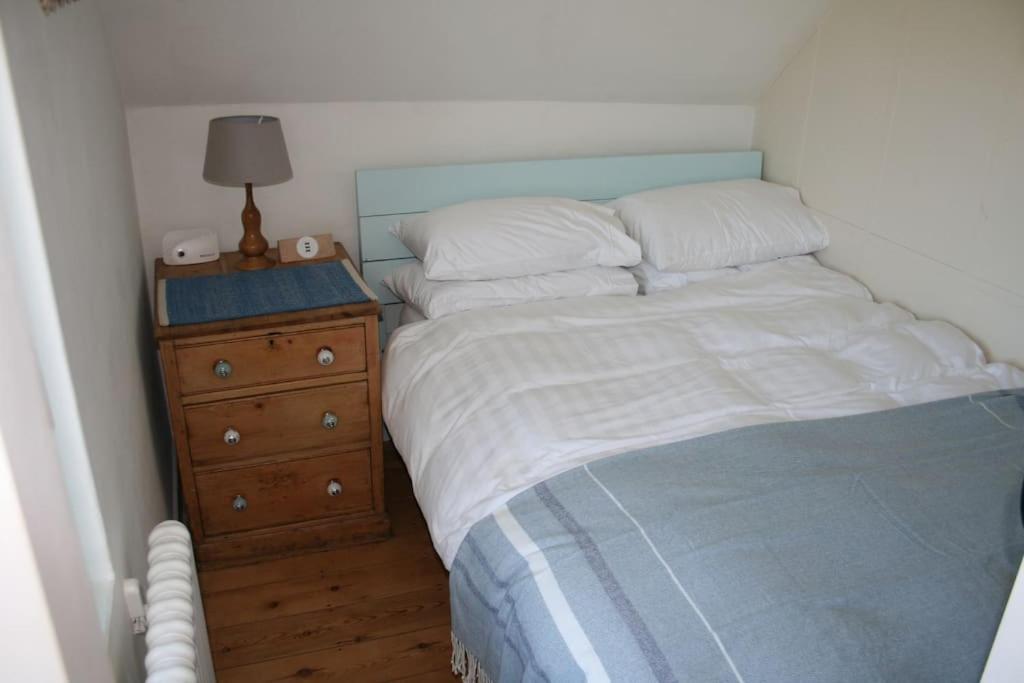 Greystone Cottage - Sea Views, Short Stroll To A Beautiful Sandy Beach Brook  Buitenkant foto
