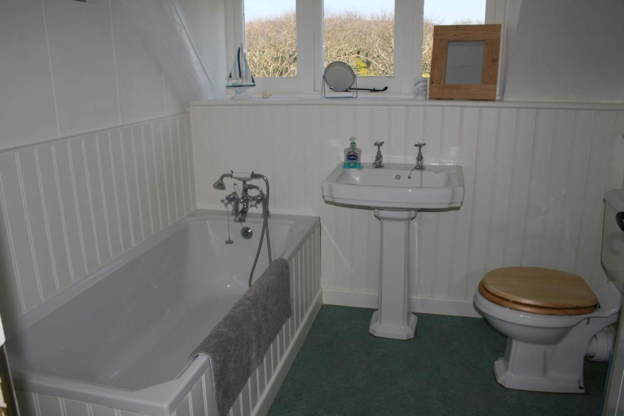 Greystone Cottage - Sea Views, Short Stroll To A Beautiful Sandy Beach Brook  Buitenkant foto